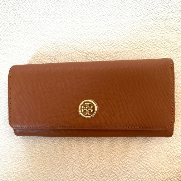 NWT Tory Burch Luggage Color Robinson Envelope Continental Wallet - Picture 1 of 9